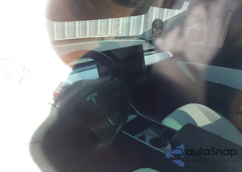 2018 Tesla Model 3 Long Range/Performance из США, поврежденный, VIN 5YJ3E1EB7JF100579